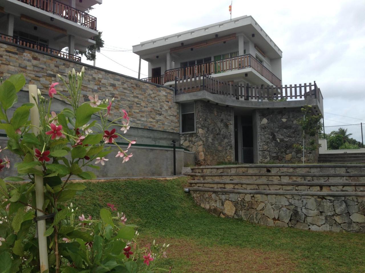 Lotus Villa Holiday Resort Matara Esterno foto